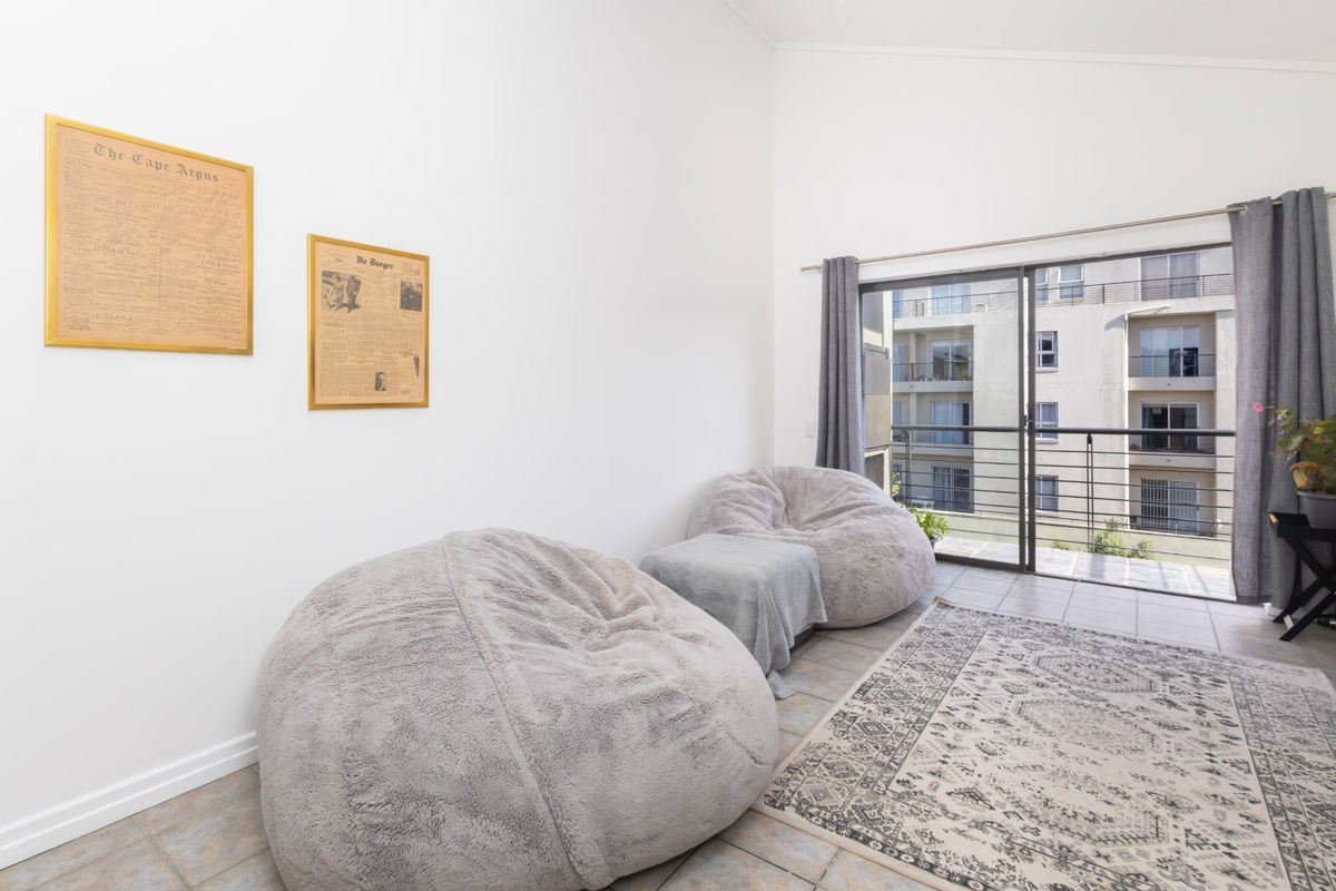 Well Maintained 2 Bedroom Apartment in Tygerfalls - Photo 5