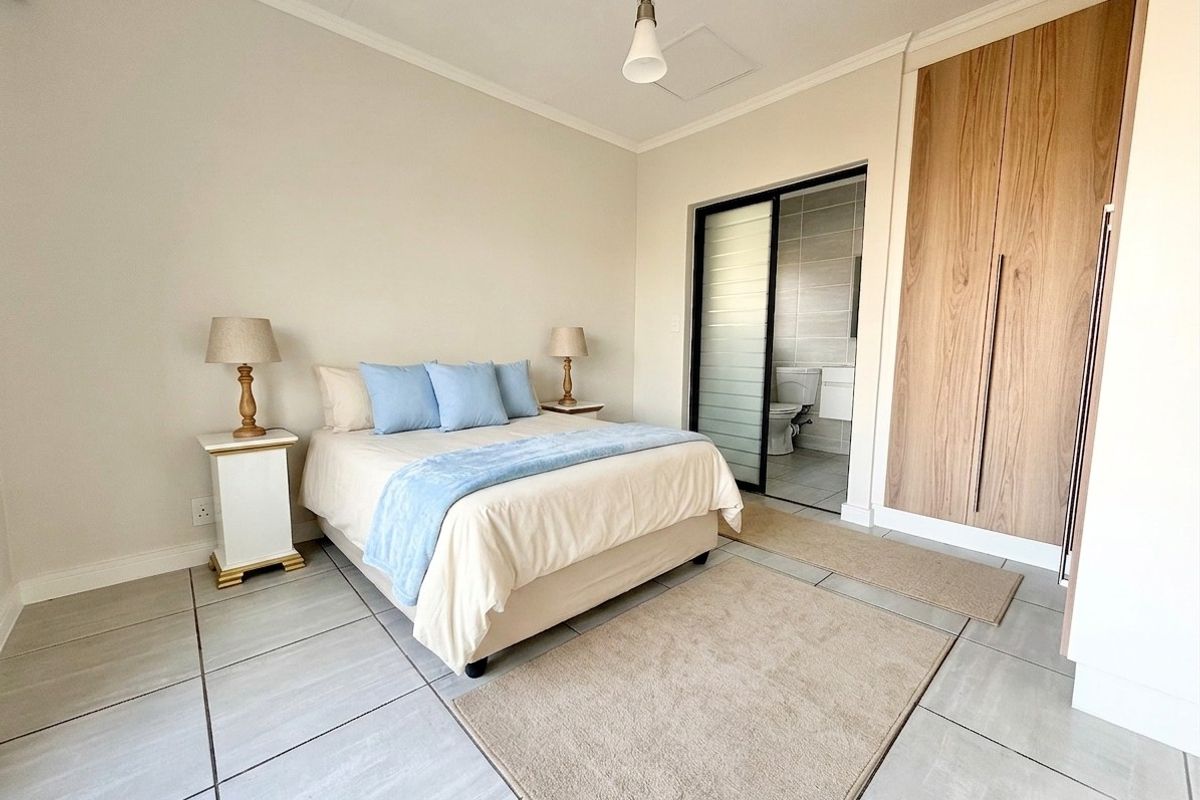 1 Bed - 1 Bath Apartment with Balcony For Sale in Waterfall, Midrand - Photo 2
