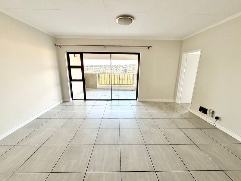 1 Bed - 1 Bath Apartment with Balcony For Sale in Waterfall, Midrand - Photo 7