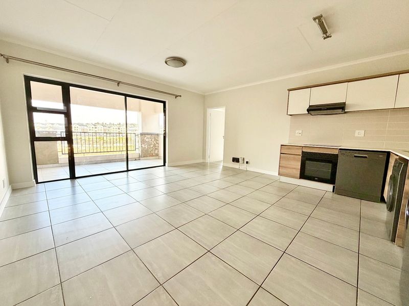 1 Bed - 1 Bath Apartment with Balcony For Sale in Waterfall, Midrand - Photo 5