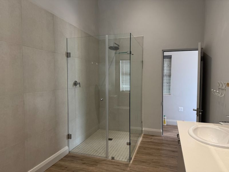 House For Sale in Van Wyksdorp, Ladismith - Photo 6