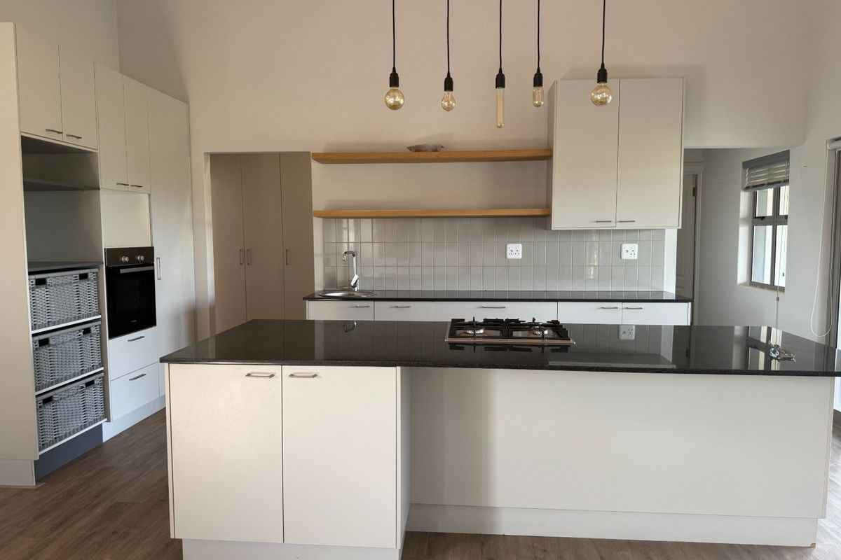 House For Sale in Van Wyksdorp, Ladismith - Photo 3