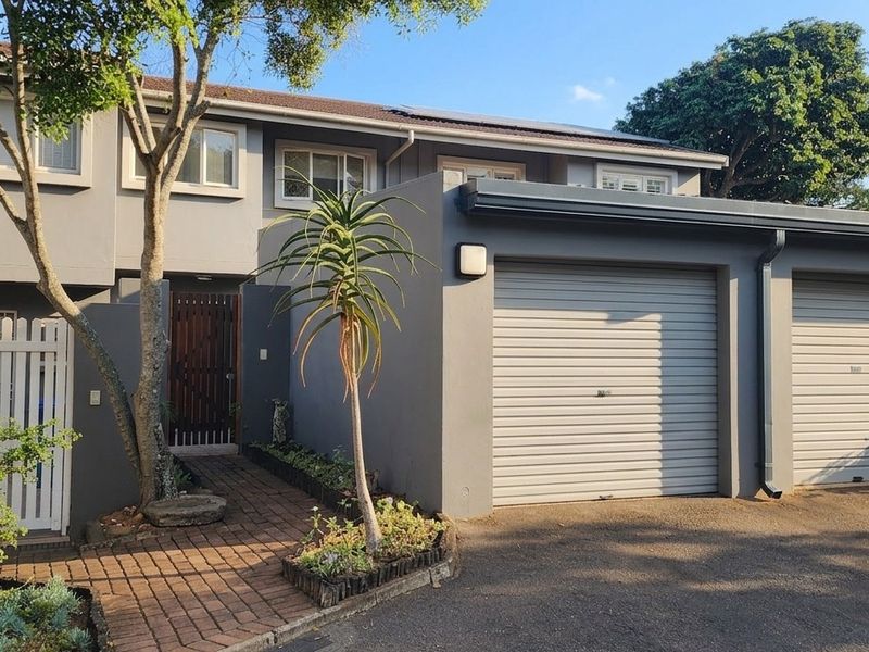 Townhouse For Sale in Umdloti, KwaZulu Natal - Photo 1