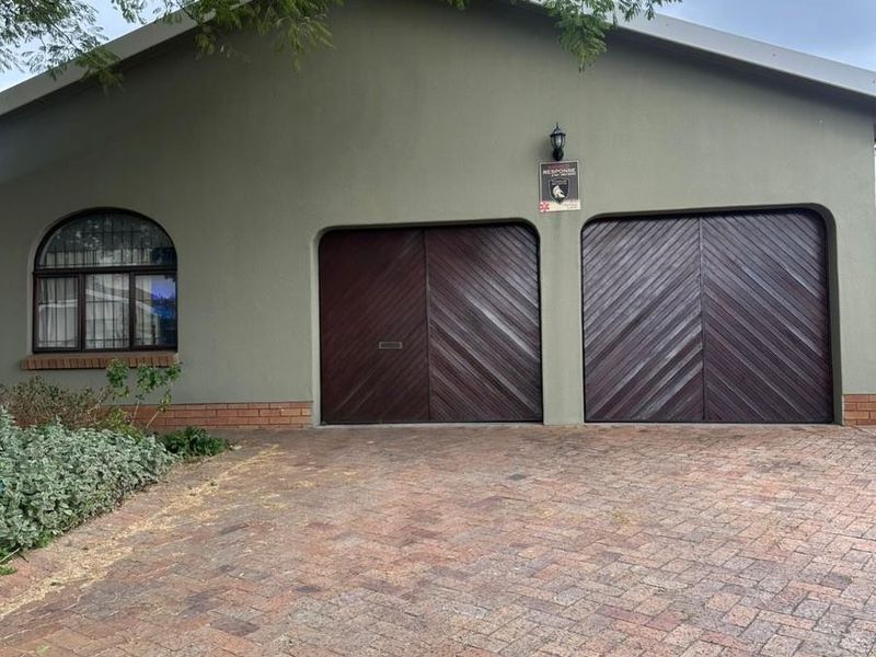 House For Sale in Protea Heights, Brackenfell - Photo 1