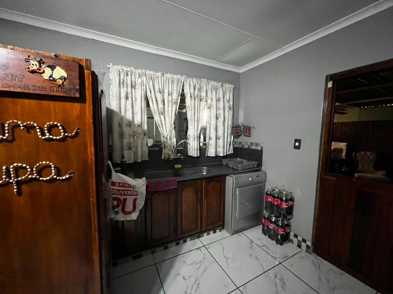 Townhouse for Sale Jacolene Complex - Photo 10