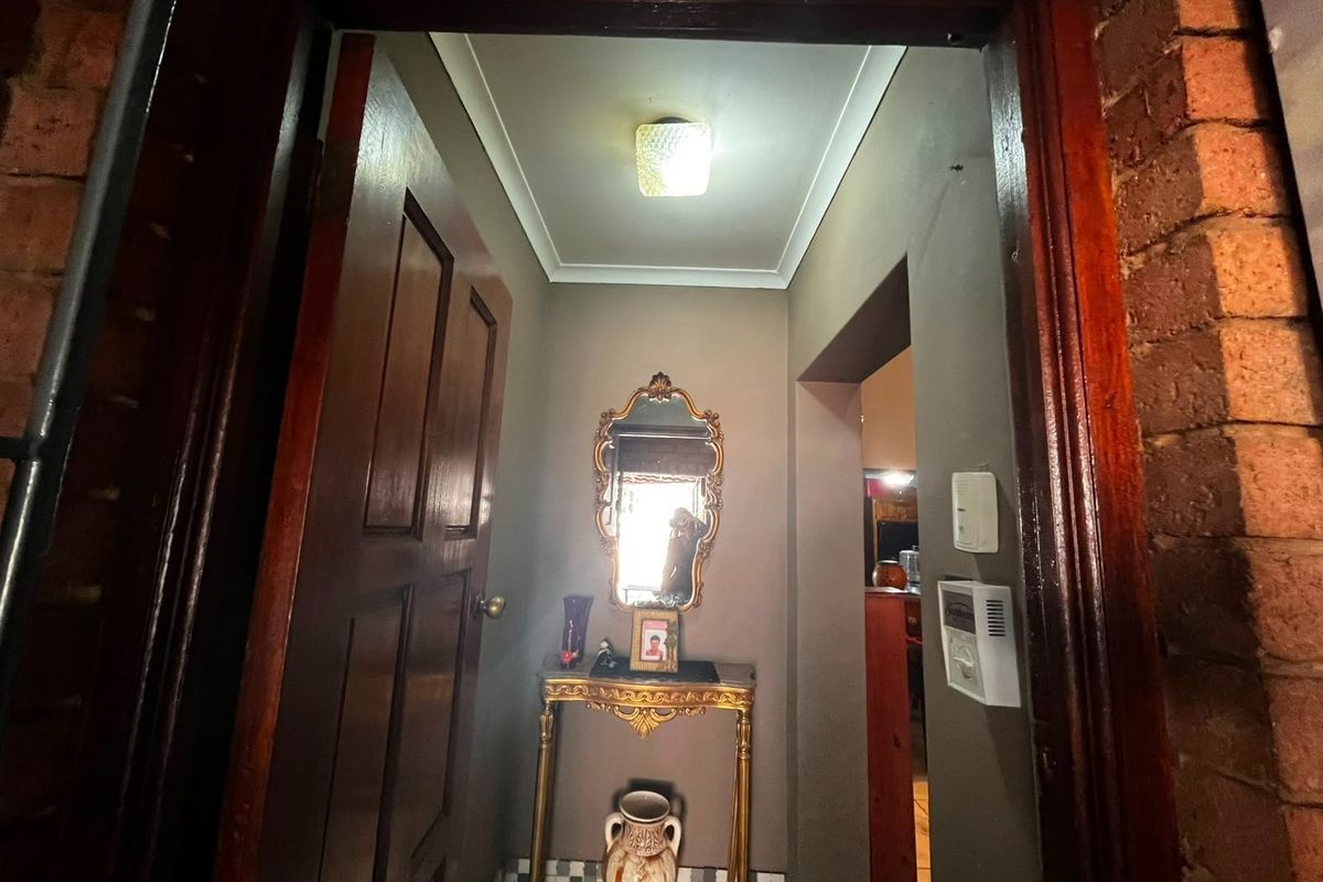 Townhouse for Sale Jacolene Complex - Photo 3