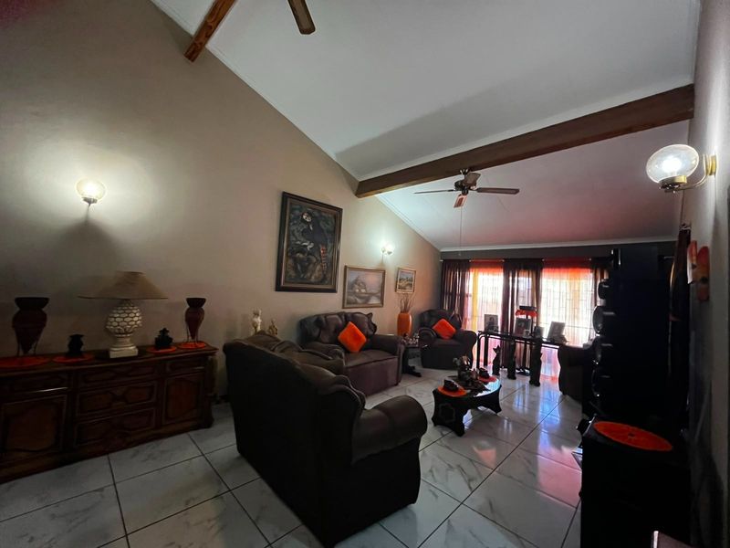Townhouse for Sale Jacolene Complex - Photo 4