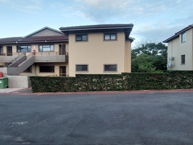 Modern Coastal Luxury Living in Secure Family Estate - Photo 1