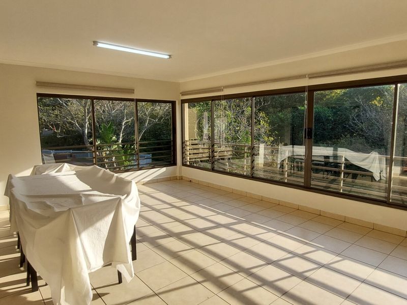 Modern Coastal Luxury Living in Secure Family Estate - Photo 8
