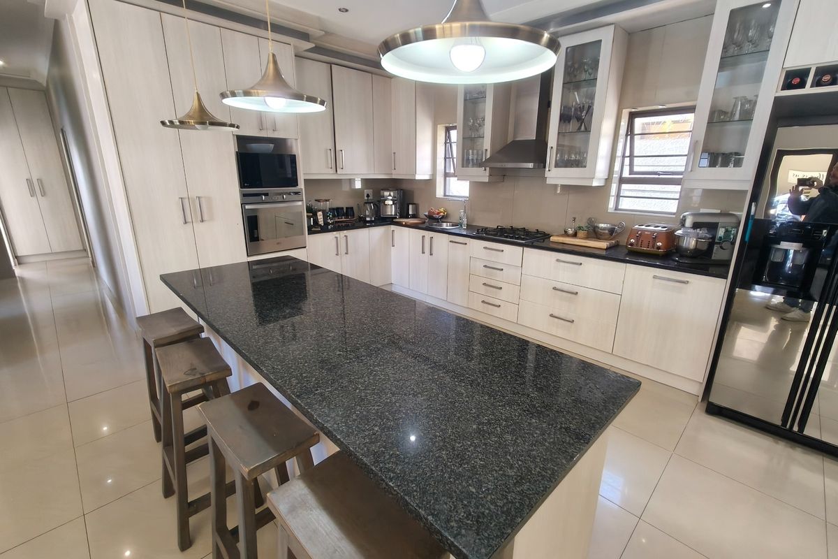Stunning 4 Bedroom Home in Secure Close in Parklands - Photo 3
