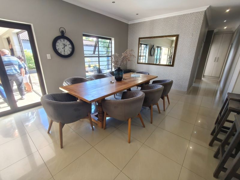 Stunning 4 Bedroom Home in Secure Close in Parklands - Photo 6