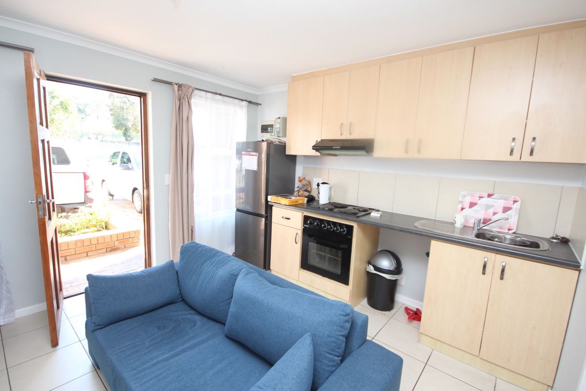 Ground Floor Investment Opportunity in Popular Sirrocco's Village, Bellville - Photo 2
