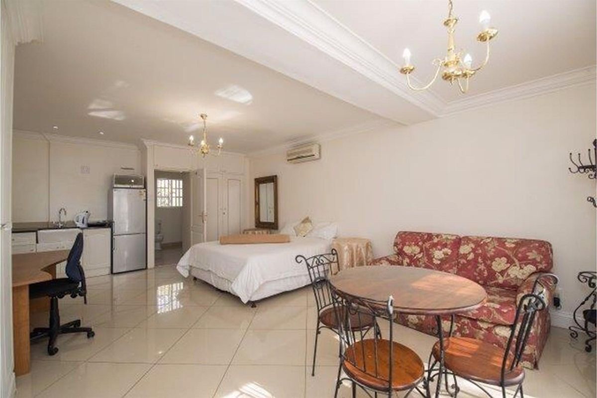 Upmarket 11 Bedroom 5 Star Guesthouse, In the Heart of Brooklyn, In A Secure Estate - Photo 5