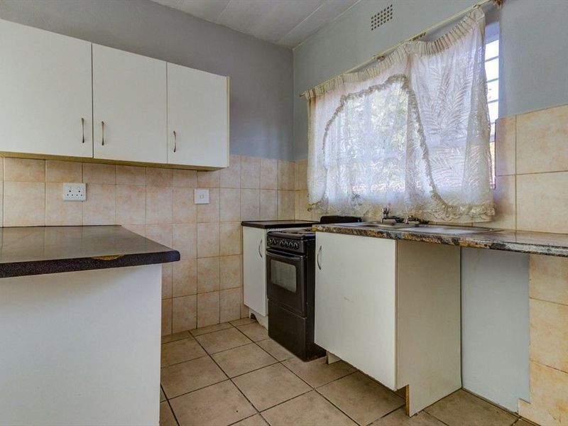 Apartment  For Sale in Kempton Park, Kempton Park - Photo 8