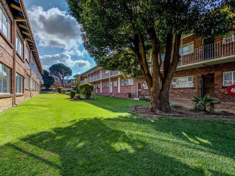 Apartment  For Sale in Kempton Park, Kempton Park - Photo 1