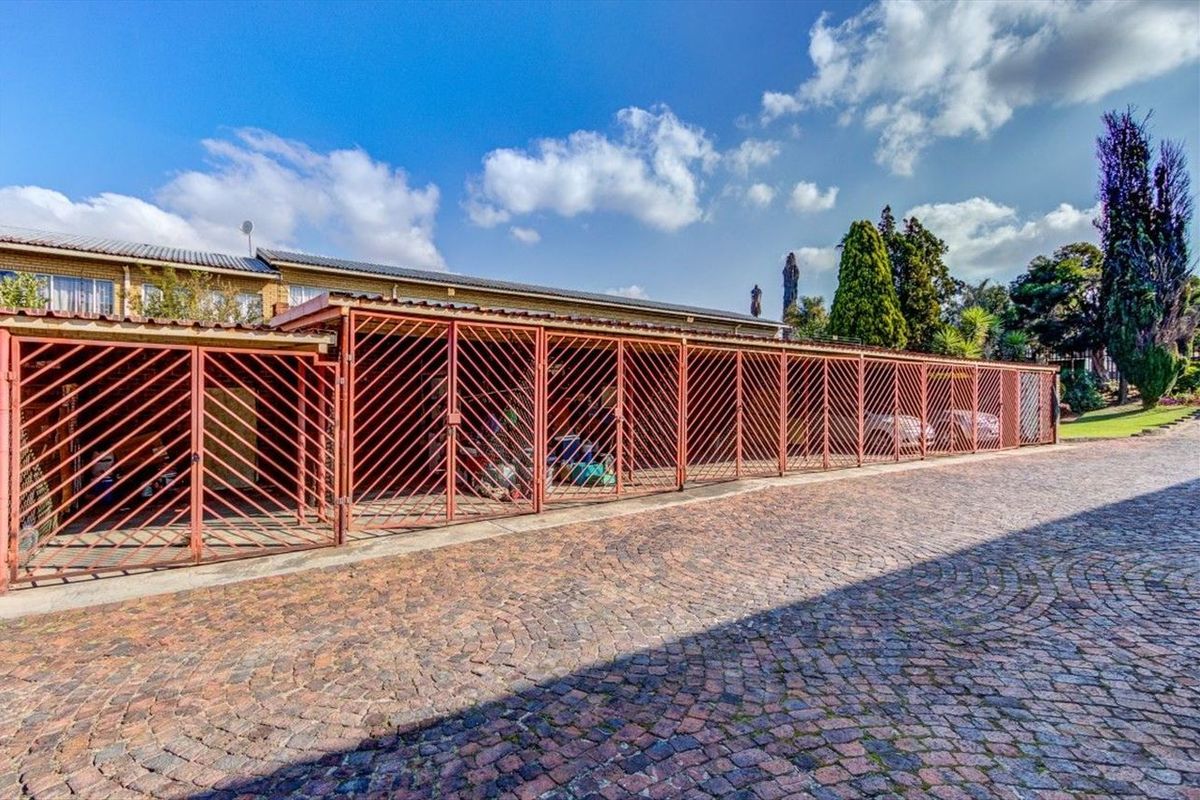 Apartment  For Sale in Kempton Park, Kempton Park - Photo 4