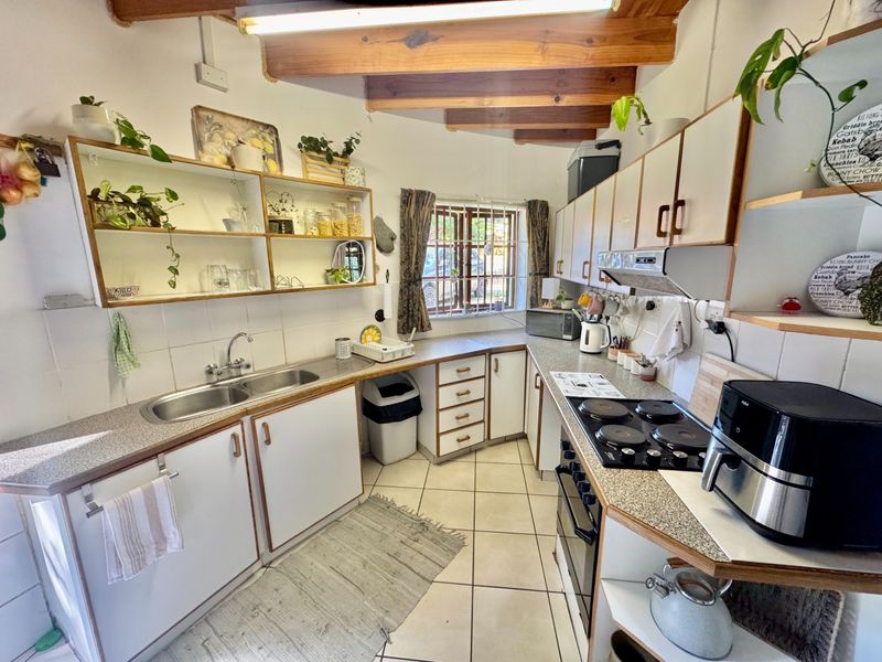 Private, Peaceful and Full of Charm - Photo 8