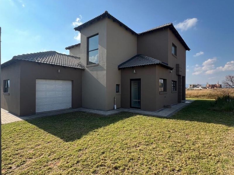 House To Rent in Everglades Estate, Hartbeespoort, North West - Photo 2