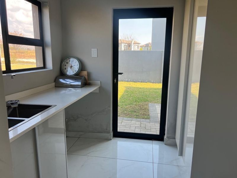 House To Rent in Everglades Estate, Hartbeespoort, North West - Photo 7