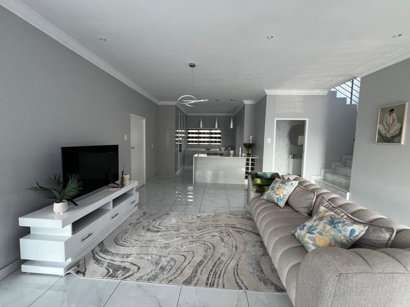 House To Rent in Everglades Estate, Hartbeespoort, North West - Photo 10