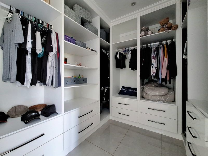 Urgent 3 Bed 2.5 Bath for Sale in Seaward Estates, Ballito, KwaZulu Natal - Photo 8