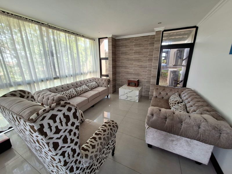 Urgent 3 Bed 2.5 Bath for Sale in Seaward Estates, Ballito, KwaZulu Natal - Photo 6