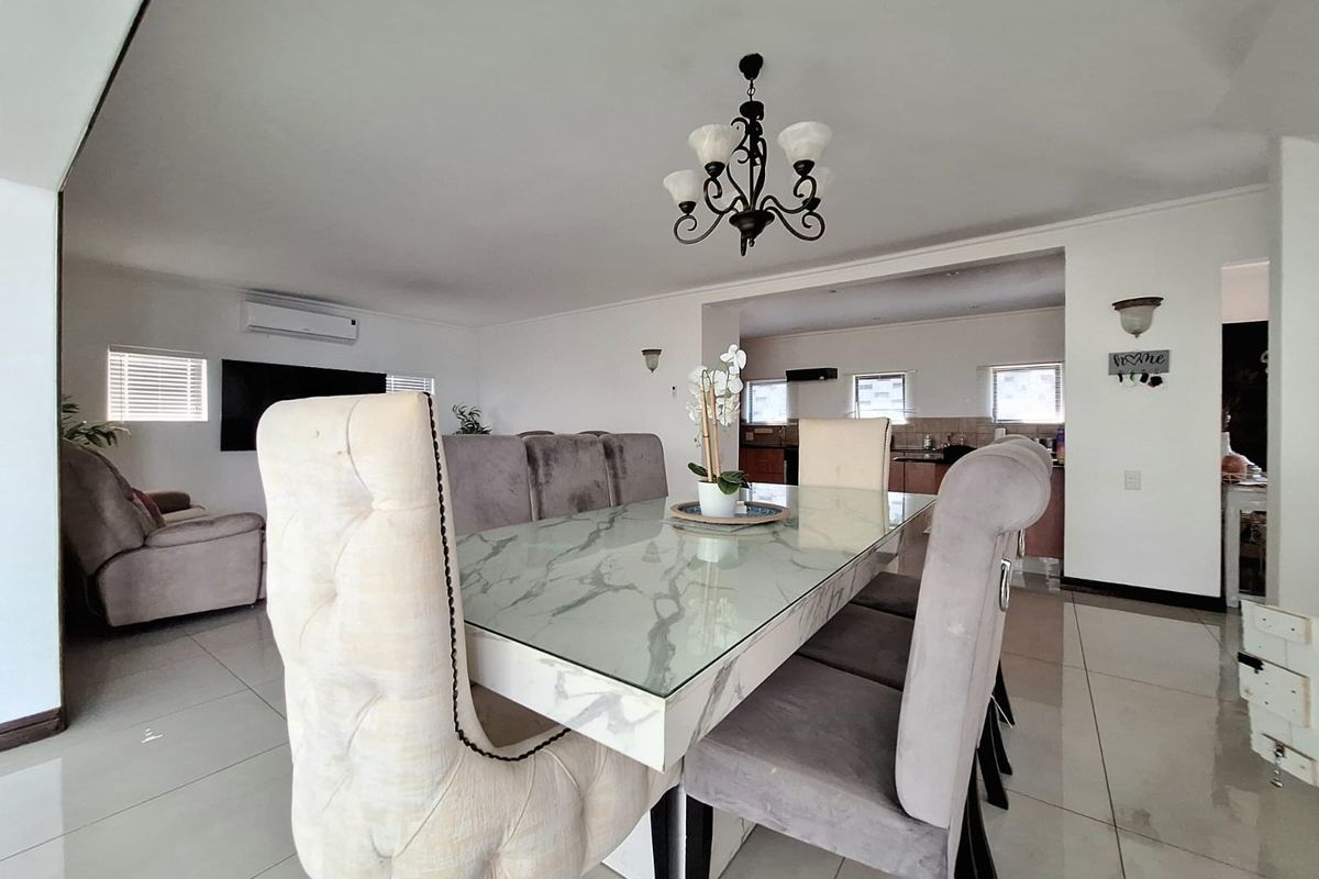 Urgent 3 Bed 2.5 Bath for Sale in Seaward Estates, Ballito, KwaZulu Natal - Photo 3
