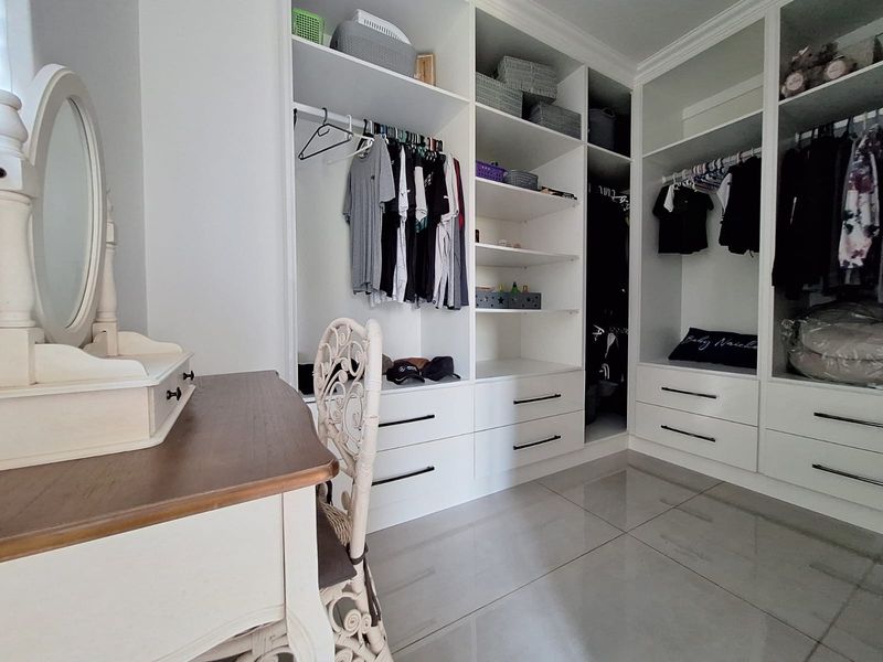 Urgent 3 Bed 2.5 Bath for Sale in Seaward Estates, Ballito, KwaZulu Natal - Photo 10