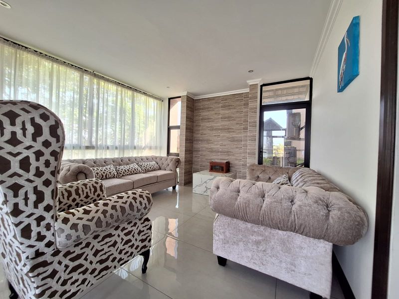 Urgent 3 Bed 2.5 Bath for Sale in Seaward Estates, Ballito, KwaZulu Natal - Photo 5
