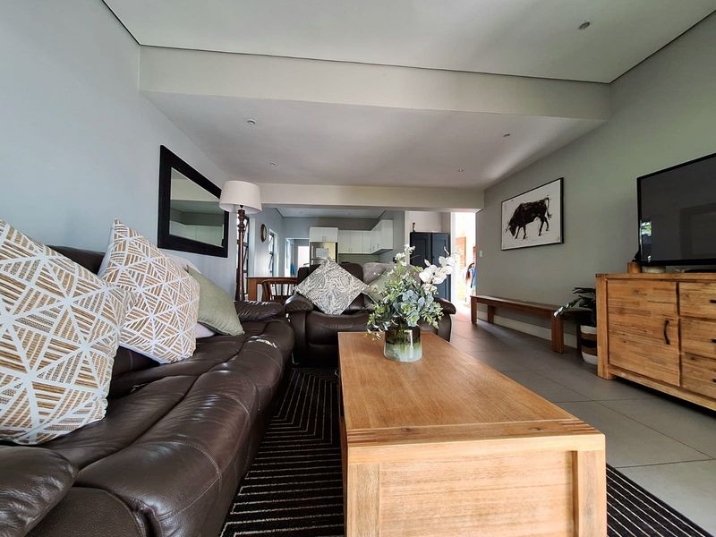 3 Bed 2.5 Bath with Home Office For Sale in Palm Lakes Estate, Ballito, KwaZulu Natal - Photo 4