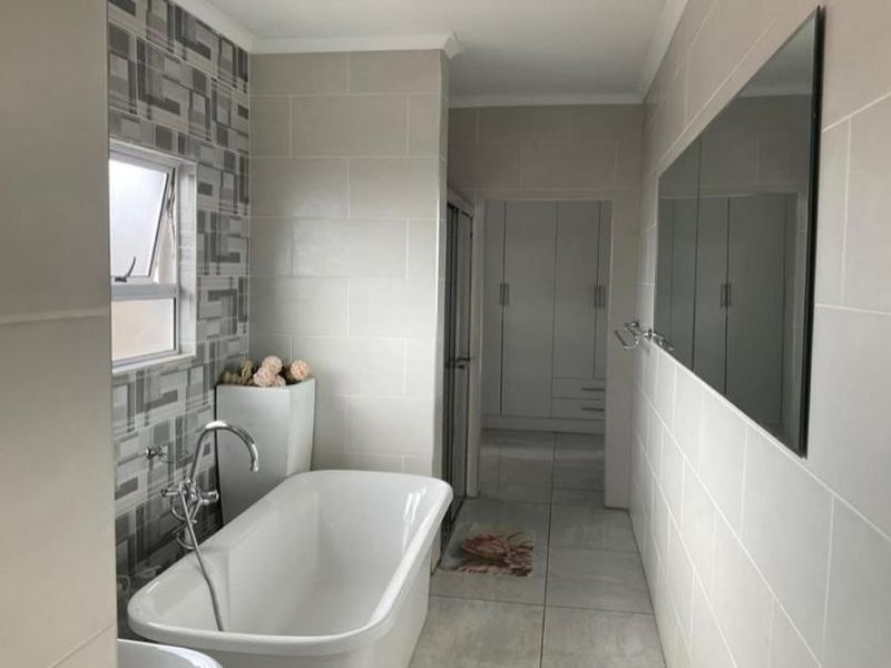 3 Bedroom House To Rent in Glenway Estate, Pretoria - Photo 8