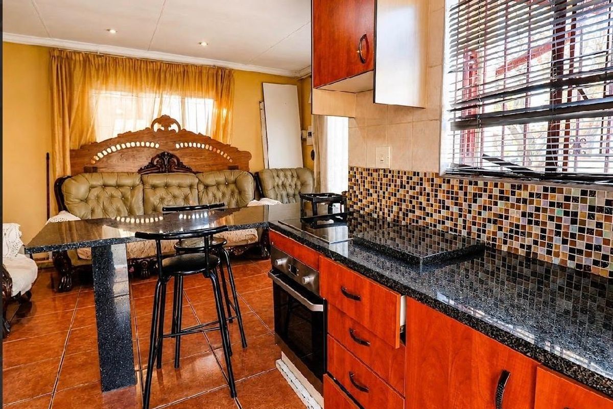 House For Sale in Noordwyk, Midrand - Photo 3