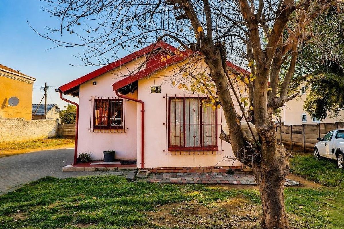 House For Sale in Noordwyk, Midrand - Photo 2