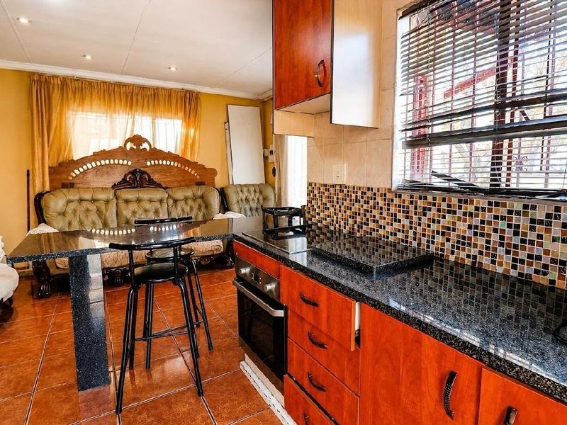 House For Sale in Noordwyk, Midrand - Photo 4