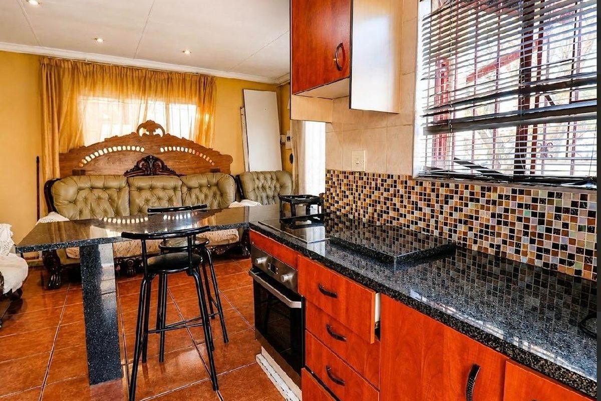 House For Sale in Noordwyk, Midrand - Photo 4