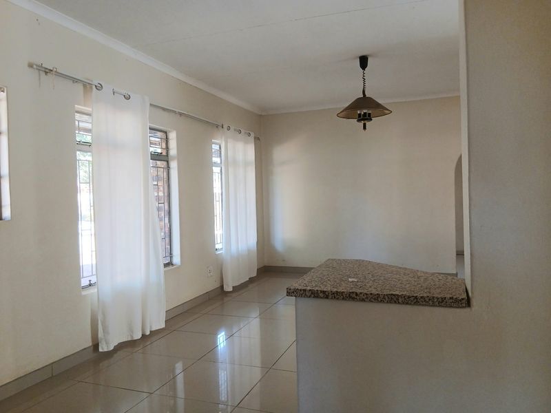House To Rent in Riviera Park, Mafikeng, North West - Photo 8