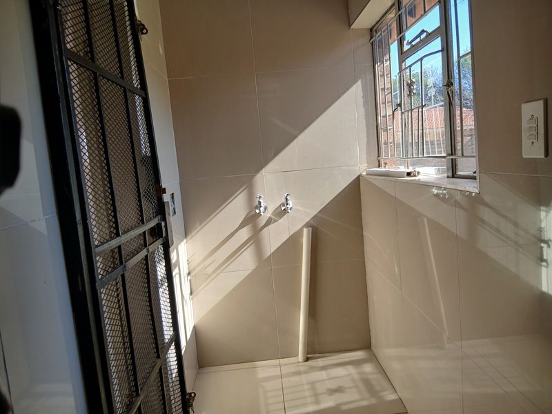 House To Rent in Riviera Park, Mafikeng, North West - Photo 4