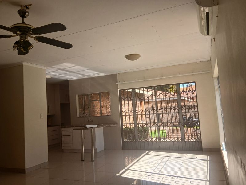 House To Rent in Riviera Park, Mafikeng, North West - Photo 6