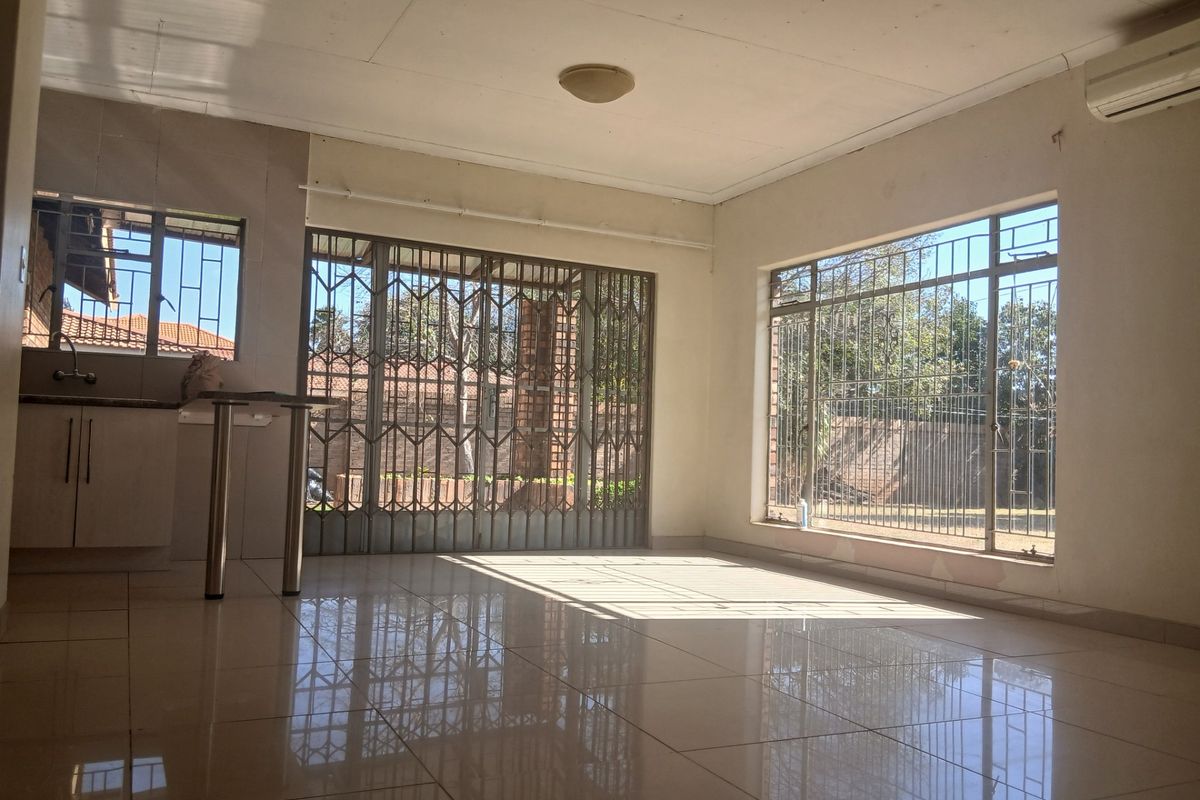House To Rent in Riviera Park, Mafikeng, North West - Photo 5