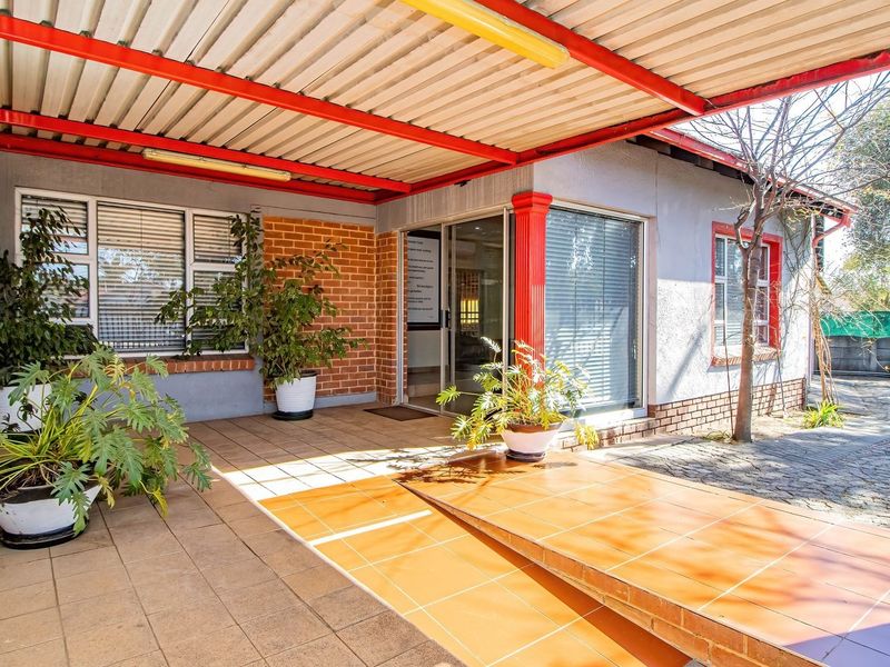 House For Sale in Glen Marais, Kempton Park - Photo 3