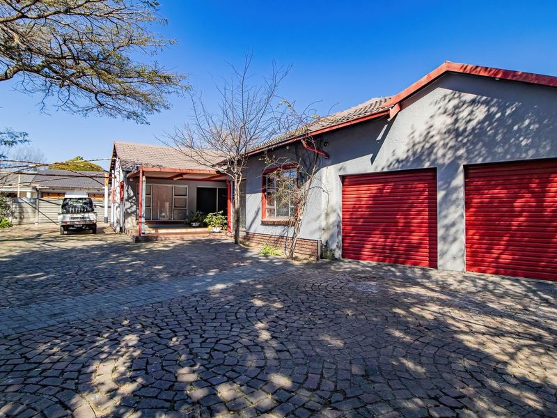 House For Sale in Glen Marais, Kempton Park - Photo 4