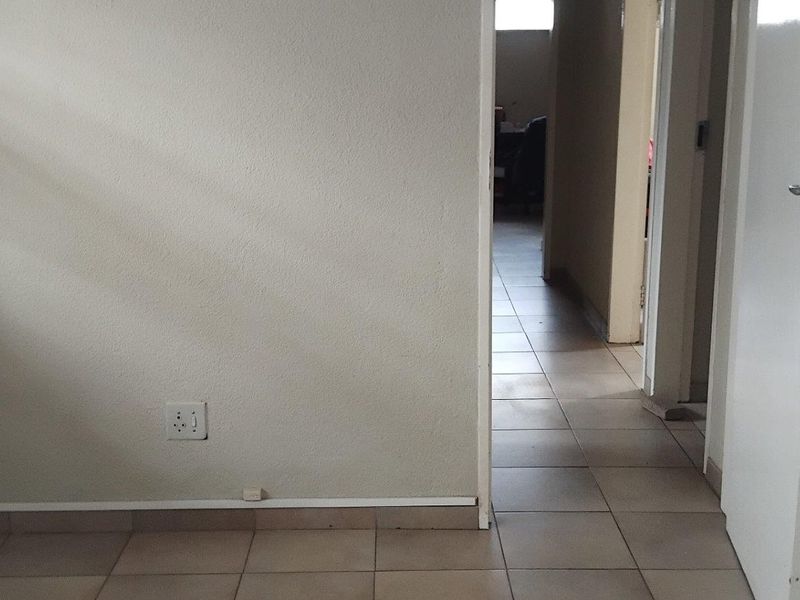 House For Sale in Glen Marais, Kempton Park - Photo 5