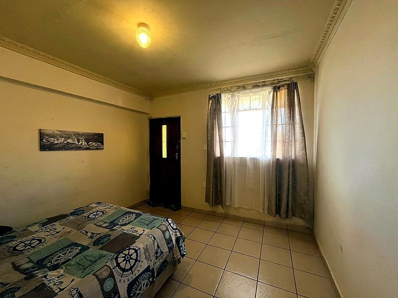 Spacious 3 Bedroom Apartment in Secure Honeybird - North End - Photo 9