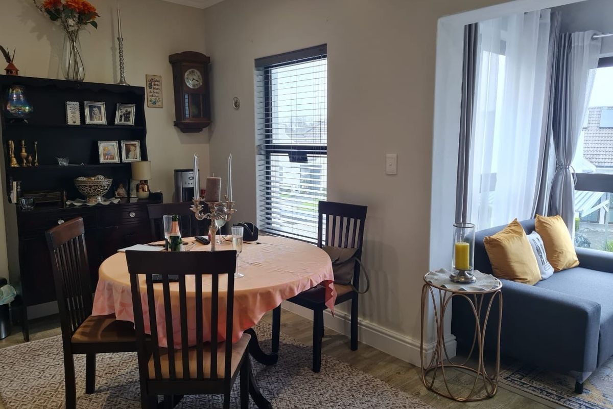 Apartment For Sale in Zevenwacht Retirement Village, Kuils River - Photo 2