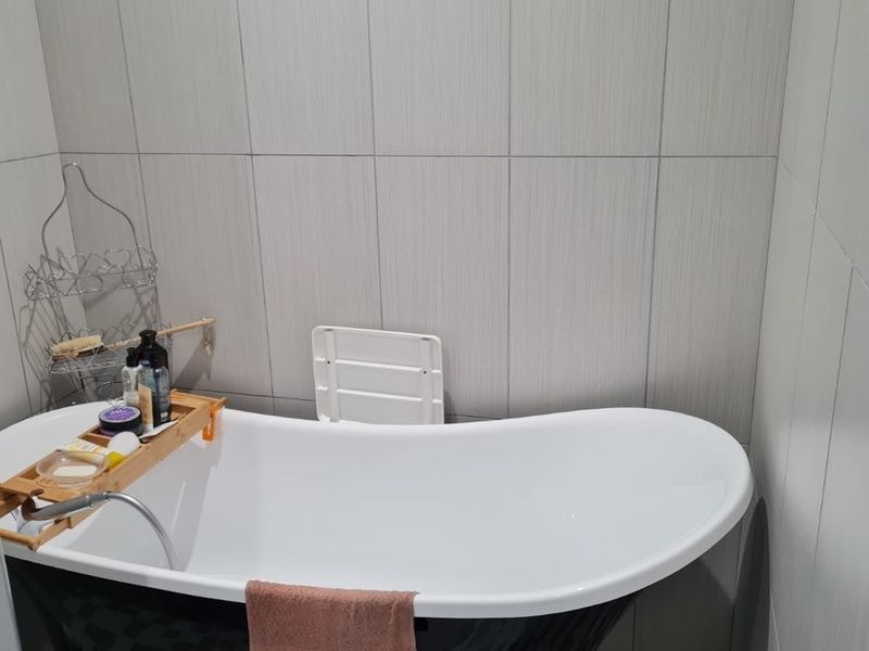 Apartment For Sale in Zevenwacht Retirement Village, Kuils River - Photo 4
