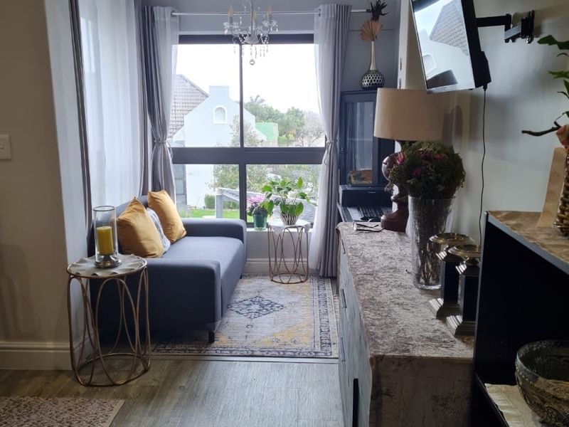 Apartment For Sale in Zevenwacht Retirement Village, Kuils River - Photo 3