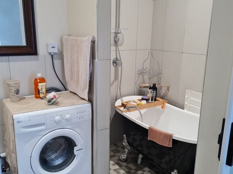 Apartment For Sale in Zevenwacht Retirement Village, Kuils River - Photo 9
