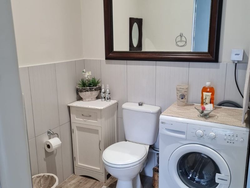 Apartment For Sale in Zevenwacht Retirement Village, Kuils River - Photo 8