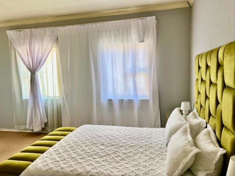 Townhouse For Sale in Sonneveld, Brakpan - Photo 8
