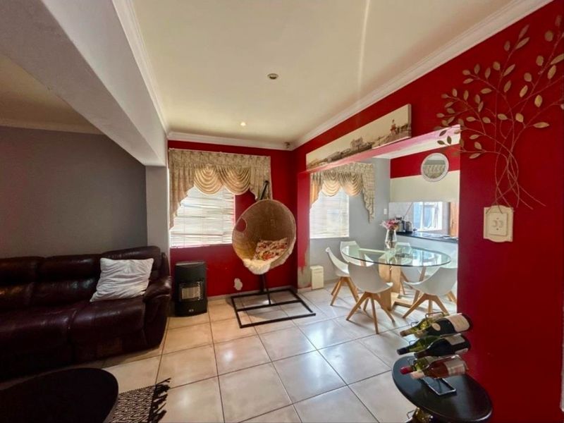 Townhouse For Sale in Sonneveld, Brakpan - Photo 6
